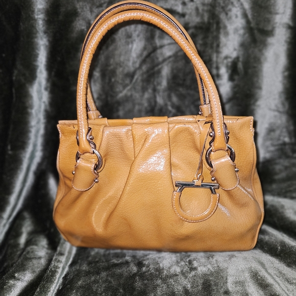 Salvatore Ferragamo Tan Leather Satchel with Structured Design - Picture 4 of 7